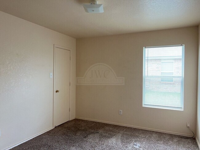 Building Photo - 5304 Lauren Lea Dr
