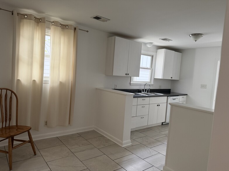 Dining Area - 2418 Brasher Ave