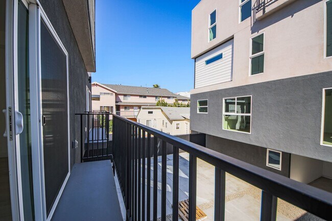 Building Photo - Luxury 2026 Townhomes with Massive Bedrooms + Decks with Views