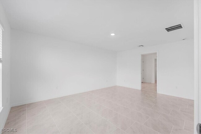 Building Photo - 4138 E Gator Cir