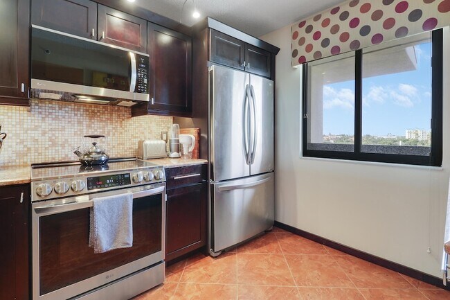 Building Photo - 601 S Seas Dr