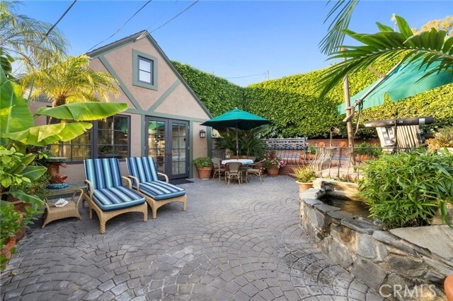 Building Photo - 486 Holly St