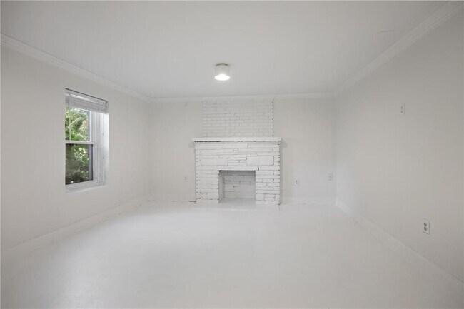 Building Photo - 2134 Beecher Cir SW