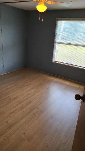 Building Photo - 704 State Rd S-32-45