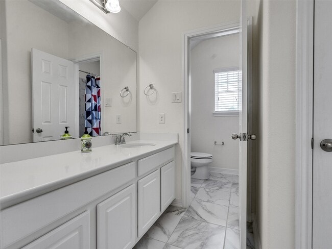 Building Photo - 11066 Walts Run Ln