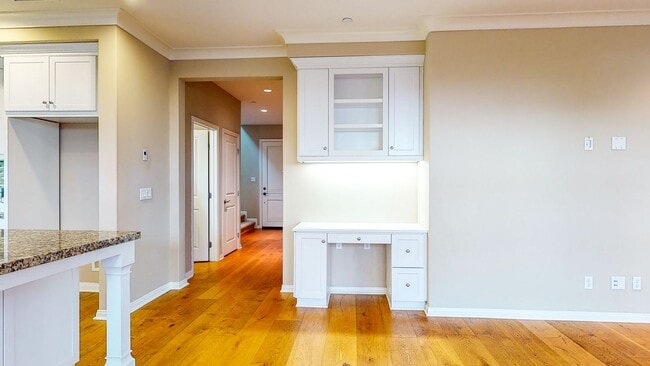 Building Photo - Beautiful Upgraded Stonegate 3 bedroom / 2.5 bath home