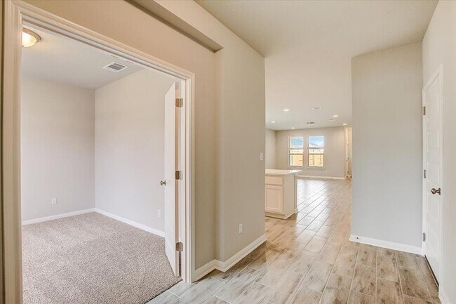 Building Photo - 108 Peruvian Ln