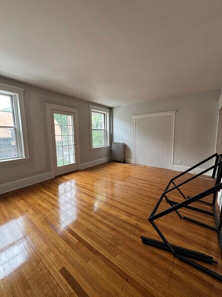 Primary Photo - 104 Strathmore Rd