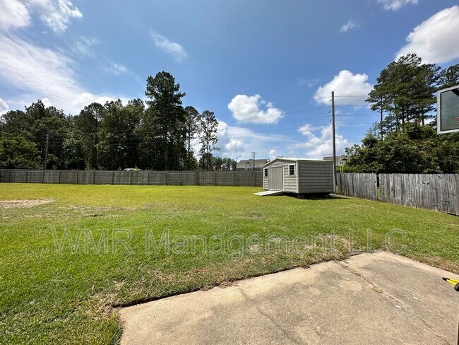 Building Photo - 223 Woodland Dr