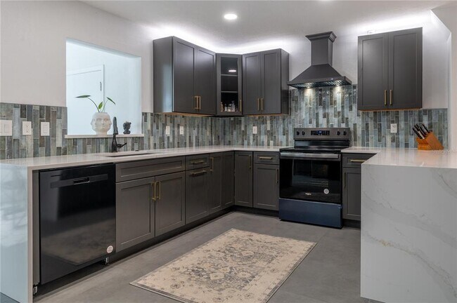 Building Photo - 1097 Eden Isle Blvd NE