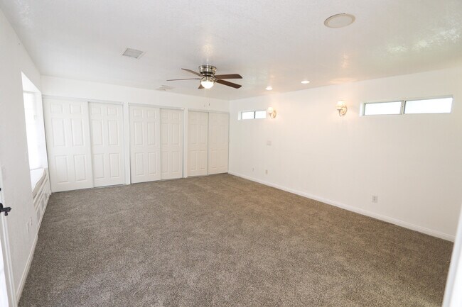 Building Photo - 64900 Desert Air Ct