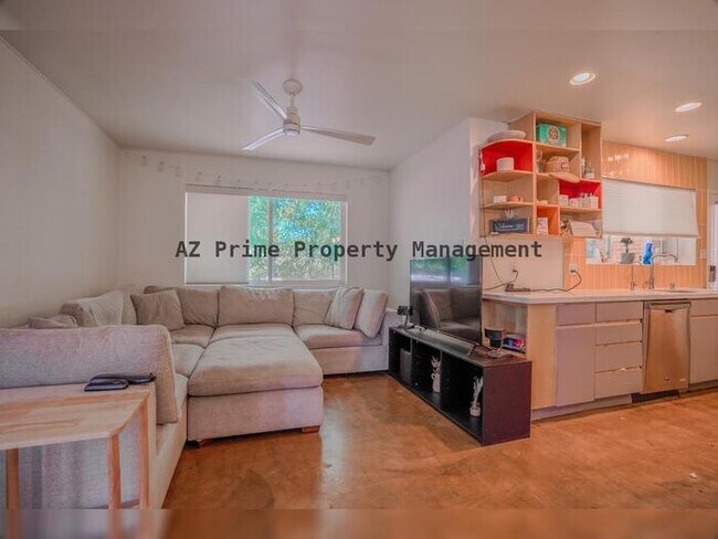 Building Photo - 351 E Encanto Dr