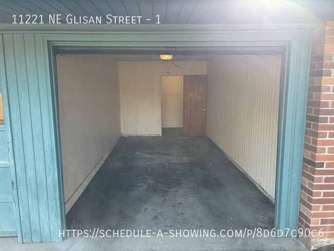 Building Photo - Single Level Brick with GARAGE, WD hk up, ...