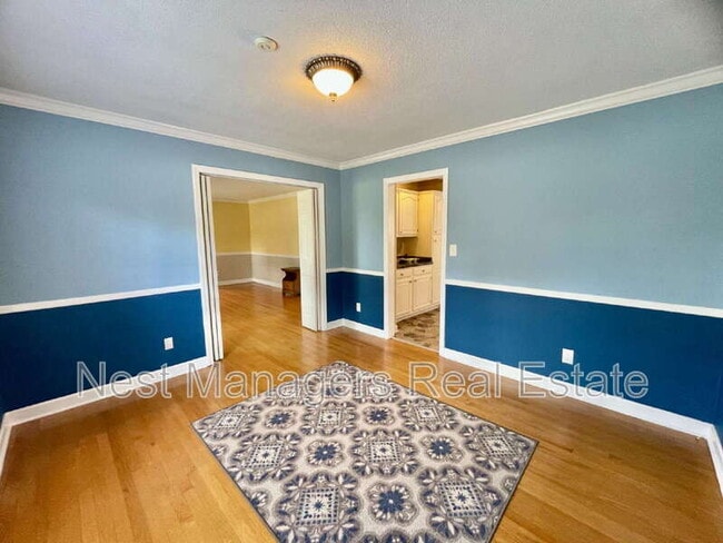 Building Photo - 2514 Dartmouth Dr