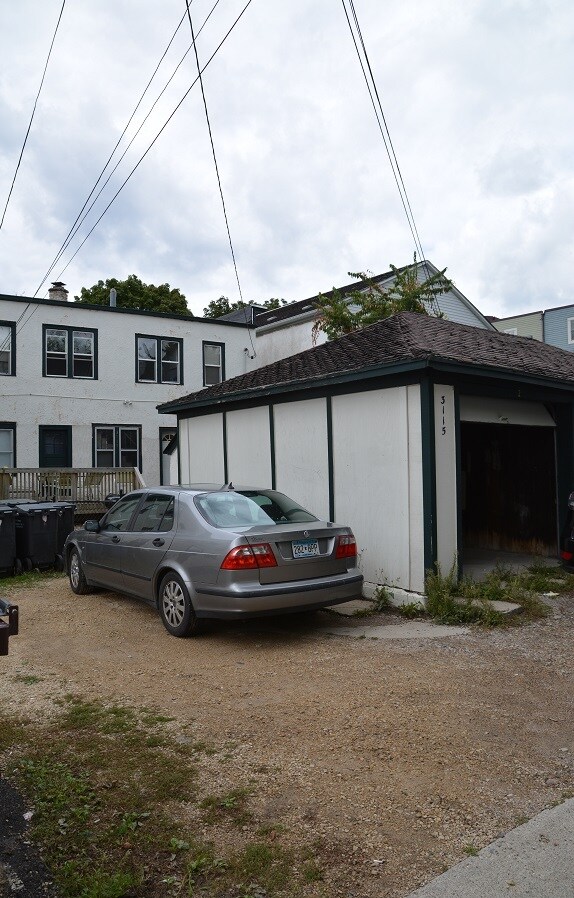 Building Photo - 3115 Girard Ave S