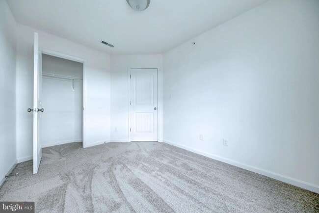 Building Photo - 88 Brookside Ave