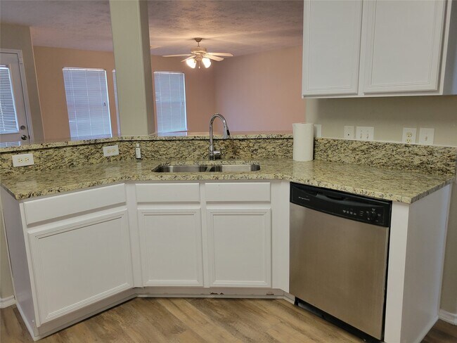 Building Photo - 19426 Old Barngate Ln