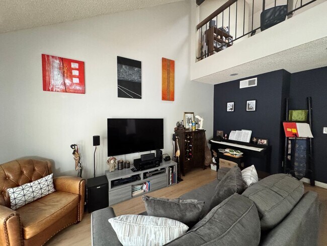 Building Photo - Beautiful 4-Bedroom + Office/BR + Loft Home in Desirable Tierrasanta – Available 1/1/2026