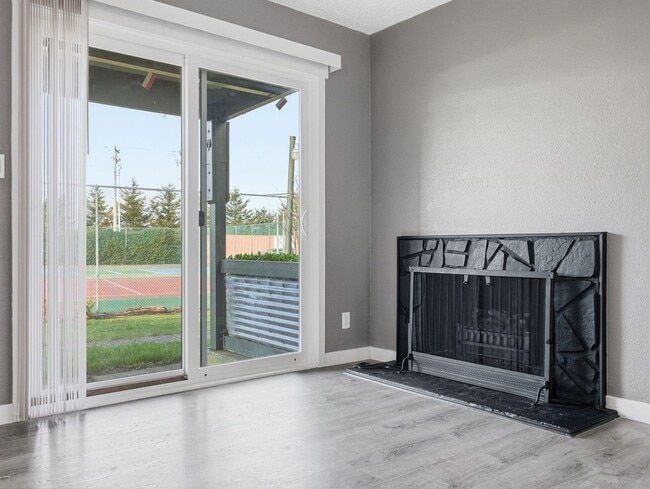 Building Photo - 336 NE Skipanon Dr