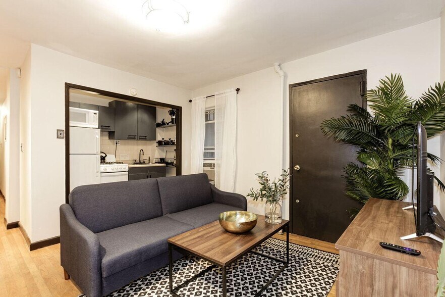Primary Photo - 120 W 71st St
