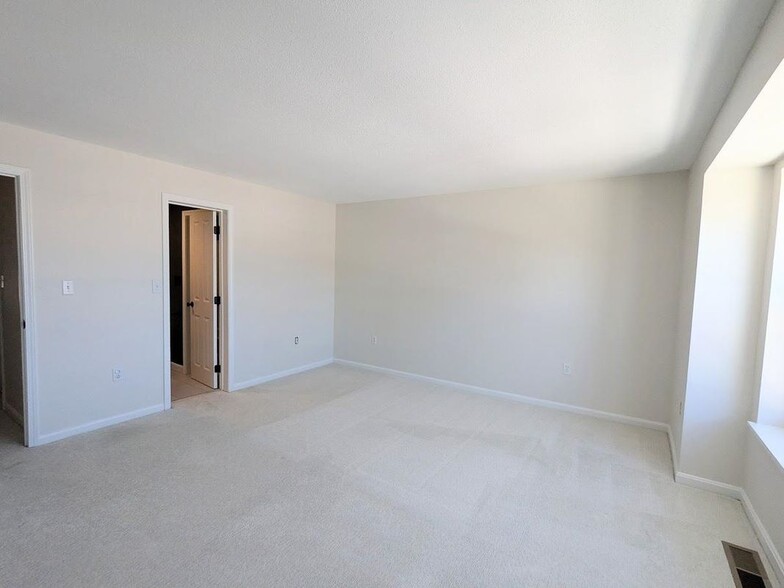 Building Photo - 107 Franklin, 4