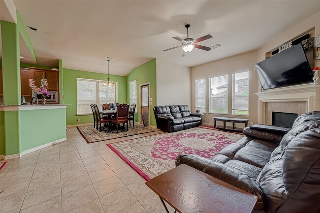 Building Photo - 5626 Jay Thrush Dr