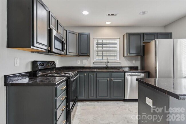 Building Photo - 3445 Broadwick St
