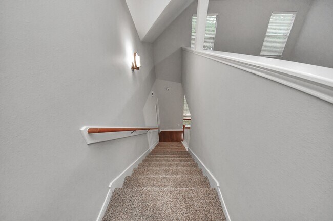 Building Photo - 1502 Brook Grove Dr