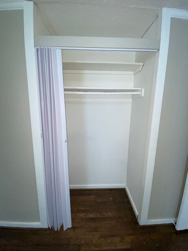 Building Photo - 104/105 7th Ave SE