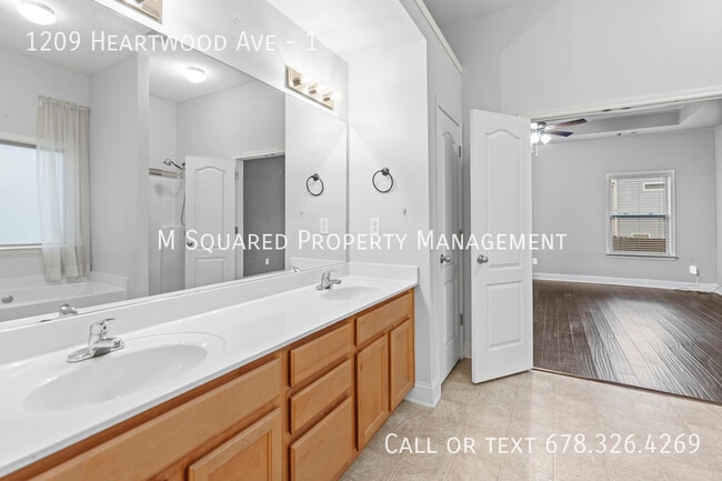 Building Photo - 1209 Heartwood Ave