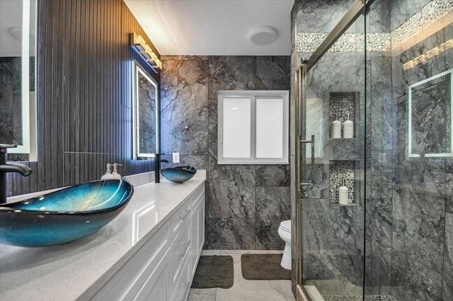 Building Photo - 5624 Cape Leyte Dr