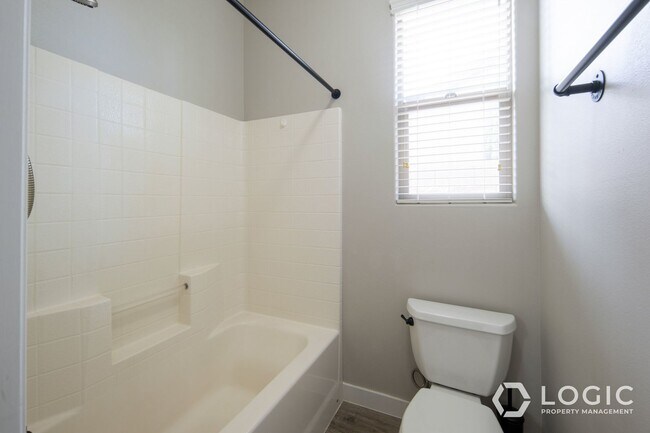 Building Photo - 2445 E White Horse Dr