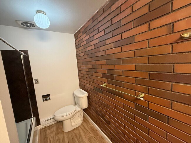 Building Photo - Spacious Single-Level Living with Retro Charm, Private Garage & Abundant Storage
