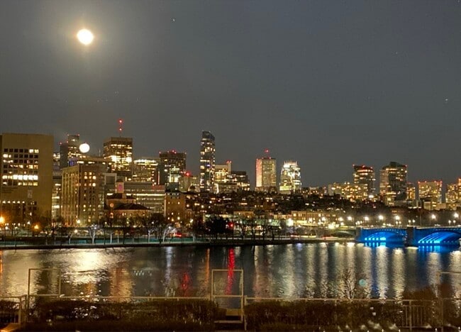 Building Photo - 75-83-83 Cambridge Pkwy