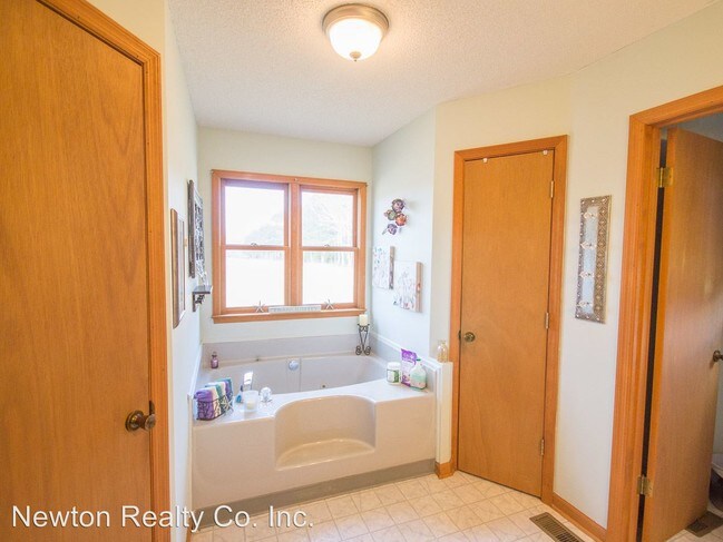 Building Photo - 25655 Watson Ln