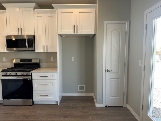 Building Photo - 1705 Talc Rd