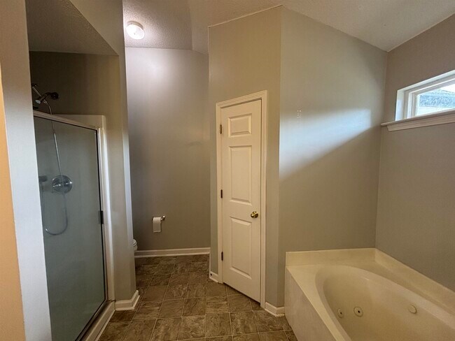 Building Photo - 5491 Milton Ridge Dr