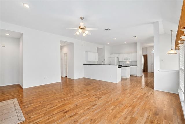 Building Photo - 9844 Meadow Rue Dr