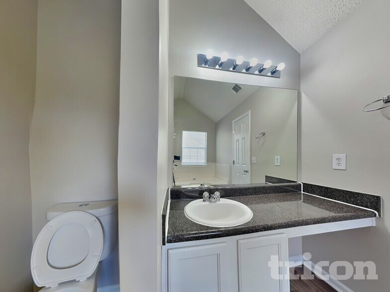 Building Photo - 50 Robertford Dr