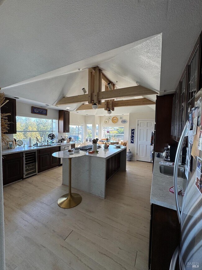 Building Photo - 67 Via Los Altos