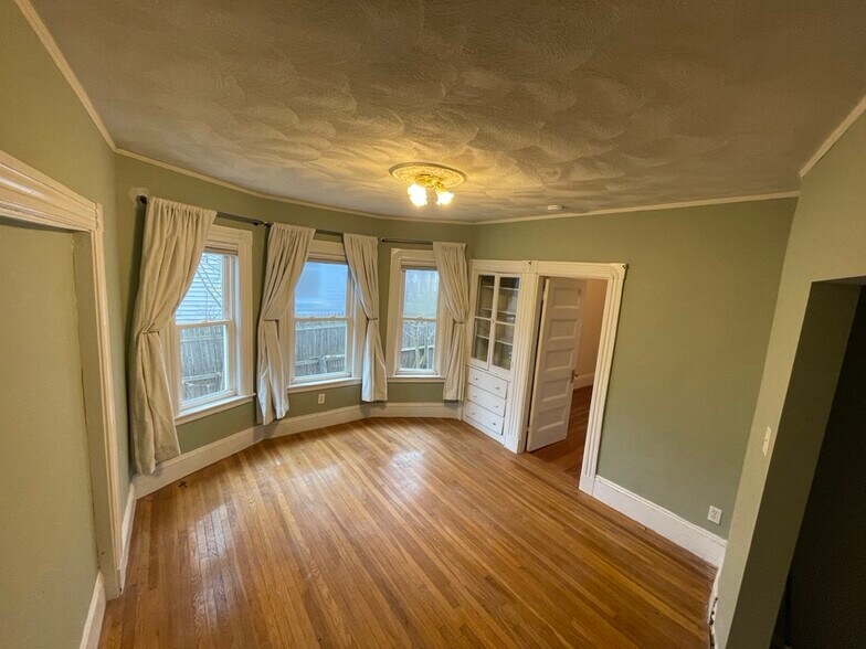 Building Photo - 65 Hancock St