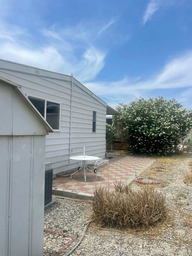 Building Photo - 14777 Palm Dr