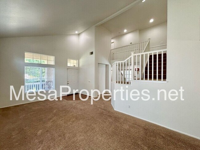 Building Photo - 14027 Silver Creek Way