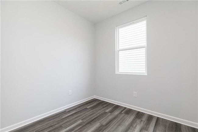 Building Photo - 3069 Cambridge Ml St