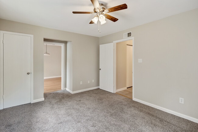 Building Photo - 1843 Fernspring Cove