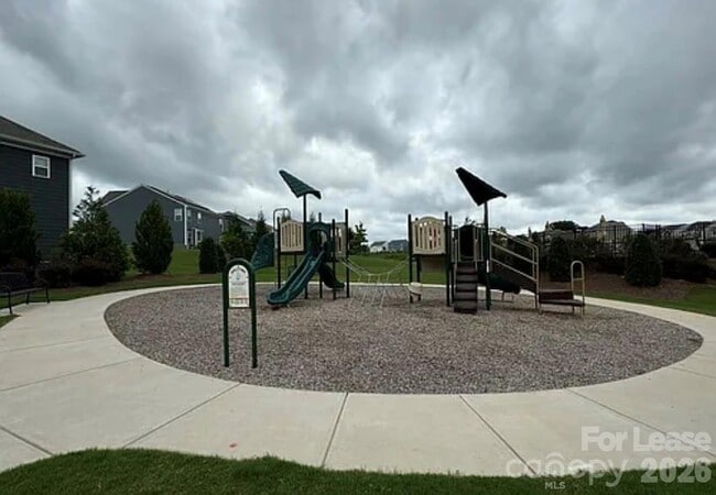 Building Photo - 2650 Trinity St