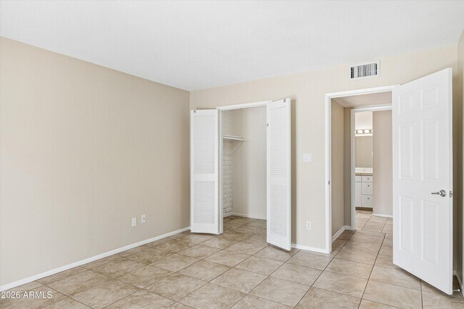 Building Photo - 5208 N 78th Way