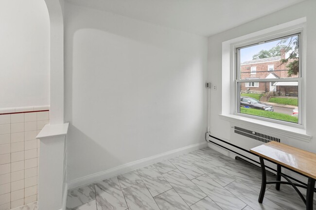 Building Photo - 105 St Laurence Rd