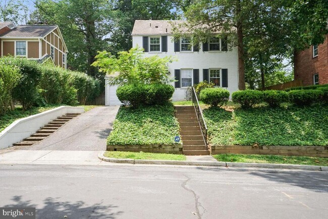 Building Photo - 5208 Glenwood Rd