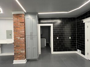 Building Photo - 423 Shelton Ave